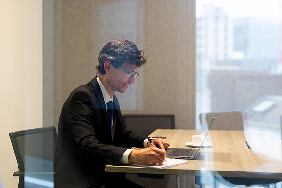 ukfinance-office1-148
