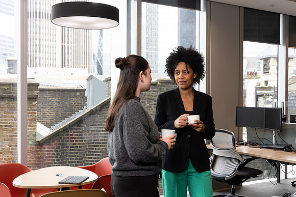 ukfinanceoffice3_090