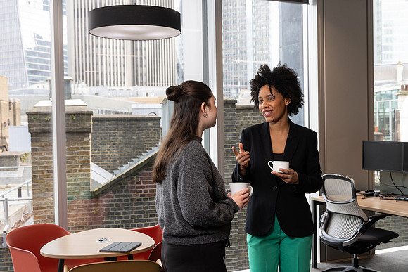 ukfinanceoffice3_091