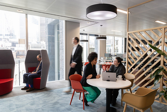 ukfinanceoffice3_125