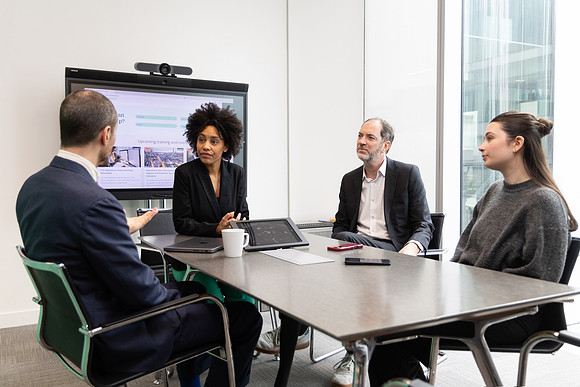 ukfinanceoffice3_145