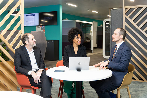 ukfinanceoffice3_192