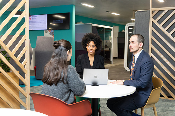 ukfinanceoffice3_195