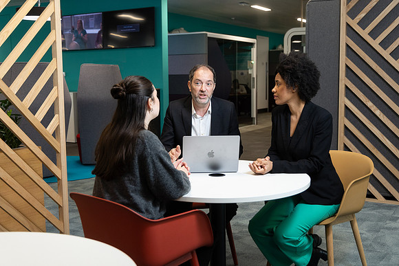 ukfinanceoffice3_205