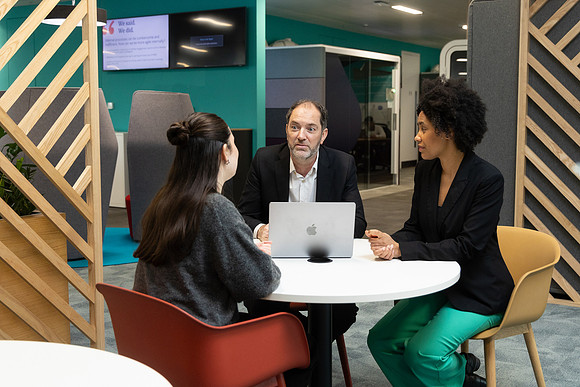 ukfinanceoffice3_206