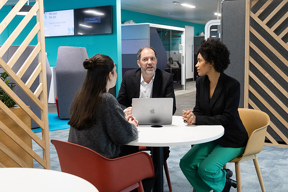 ukfinanceoffice3_204