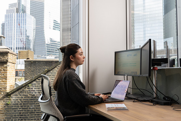 ukfinanceoffice3_244