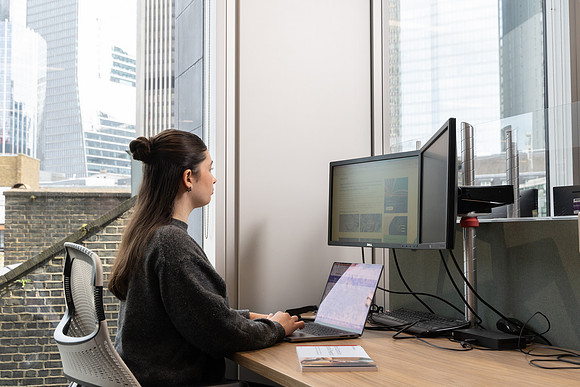 ukfinanceoffice3_246