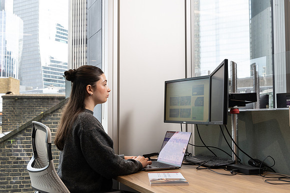 ukfinanceoffice3_247