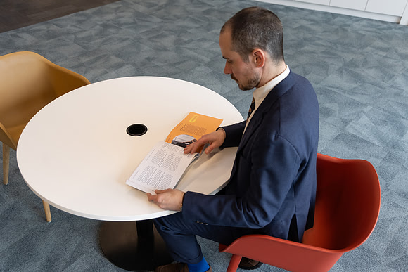 ukfinanceoffice3_250