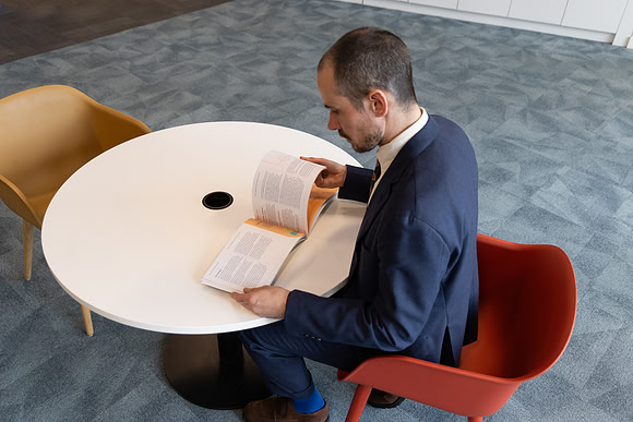 ukfinanceoffice3_252