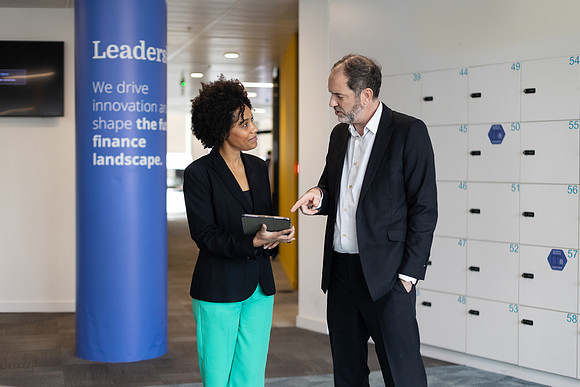 ukfinanceoffice3_274