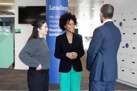 ukfinanceoffice3_304