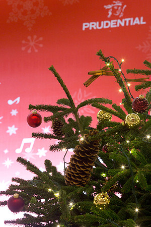 prudentialcarols_002